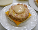 簡単！バオバーガー　魚肉ソーセージエッグ作り方4写真