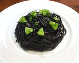 イカ墨パスタ　青いトマト　（発酵玉葱）作り方6写真