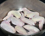 手羽先&白菜&シメジ&舞茸&大豆の煮込み作り方1写真