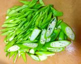 丸オクラとモロッコインゲンの大蒜炒め作り方1写真