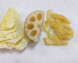 蓮根キャベツ揚げのお味噌汁作り方1写真