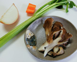 セロリと舞茸の野菜たっぷりコンソメスープ作り方2写真