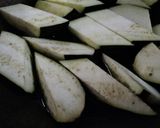 厨房ばあばぁ！茄子ニラ炒め。作り方1写真