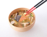 旬を堪能♪秋鮭ときのこの味噌汁作り方5写真