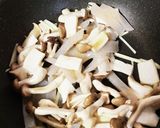 きのことこんにゃくの生姜炒め作り方3写真