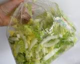 【ポリ袋で簡単】白菜と柿のサラダ作り方4写真