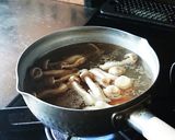 さつま揚げとワカメの赤だし味噌汁作り方2写真