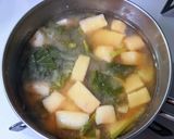 小松菜と油揚げ・じゃがいもの味噌汁作り方5写真