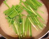 ごま油香る♪ニラ卵ほっこり味噌汁作り方2写真