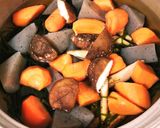 里芋＋秋野菜たち の 煮っころがし作り方4写真