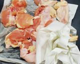 皮を焼いて香ばしい！鬼旨鶏ごぼう煮作り方3写真