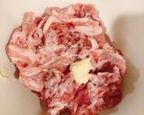 白菜でカサ増し＊豚こまキムチ炒め作り方1写真