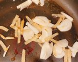 白菜でカサ増し＊豚こまキムチ炒め作り方3写真