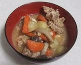 粉チーズ豚汁で♫ほっこり味噌汁作り方5写真