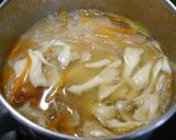 簡単！シャウエッセンと舞茸のお味噌汁作り方3写真