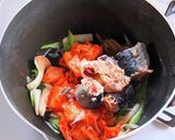 餅入り鯖缶キムチスープ作り方3写真