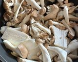 鶏モモとキノコのペペロンチーズ炒め作り方4写真