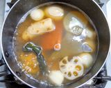 冷凍の里芋と冷凍のレンコンを足したおでん作り方3写真