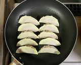 超簡単☆旨味堪能！激うまナポリタン餃子♫作り方3写真