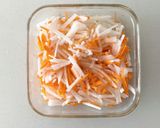 余ったすし酢で紅白なます（副菜・お弁当）作り方3写真