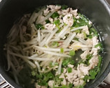 担々風。挽き肉ともやしのお味噌汁作り方4写真