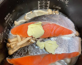 鮭ときのこの簡単炊き込みご飯作り方2写真
