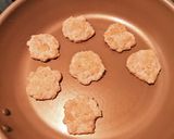 離乳食♪鶏ひき肉と豆腐のハンバーグ♪作り方3写真