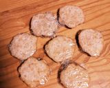 離乳食♪鶏ひき肉と豆腐のハンバーグ♪作り方4写真