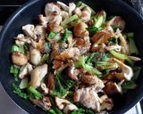 鶏ももと小松菜の炒め物作り方10写真