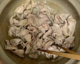 簡単！豚肉と野菜の味噌煮込みうどん作り方2写真