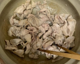 簡単！豚肉と野菜の味噌煮込みうどん作り方2写真