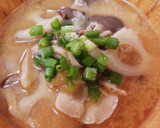 れんこんときのこ、お揚げのお味噌汁作り方5写真