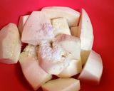 鶏手羽中と大根*里芋の煮物作り方1写真