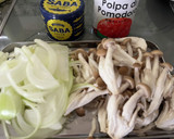 簡単✨サバ缶ときのこのトマトソースパスタ作り方1写真