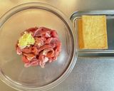 米粉でカリッ♬豚こまと厚揚げの甘酢炒め作り方1写真