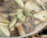 10分!コスパ最強♪舞茸とちくわの卵とじ作り方3写真