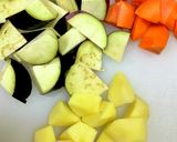 豚ひき肉で豚汁風ほっこり味噌汁作り方1写真