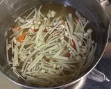 玉ねぎとえのきだけとお麩の味噌汁作り方13写真