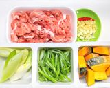 豚こまとカボチャと長ネギのピリ辛甘酢炒め作り方1写真