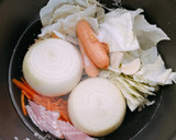 ☆炊飯器で丸ごと玉ねぎのチーズポトフ☆作り方1写真
