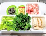 豚バラ肉と冷凍レンコンのピリ辛中華炒め作り方1写真
