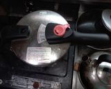 圧力鍋と百均ザル2個で蒸し器作り方1写真