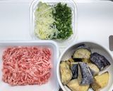 豚ひき肉と冷凍の揚げナスで味噌炒め作り方1写真