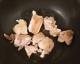 梅干しだけで簡単！鶏ごぼうの梅炒める作り方2写真