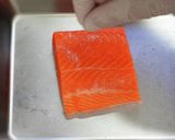 銀鮭のコンフィ　おおばのコンデュメント作り方1写真
