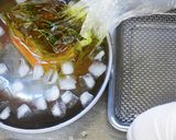 銀鮭のコンフィ　おおばのコンデュメント作り方4写真