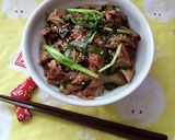 肉ニラ炒め丼♪作り方4写真