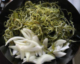 ミネラルたっぷり　茎わかめのさっと炒め作り方4写真
