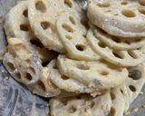作り置き〜胡麻とにんにく香る！蓮根サラダ作り方3写真