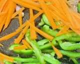 白菜の軸と野菜のシャキシャキソース炒め作り方4写真